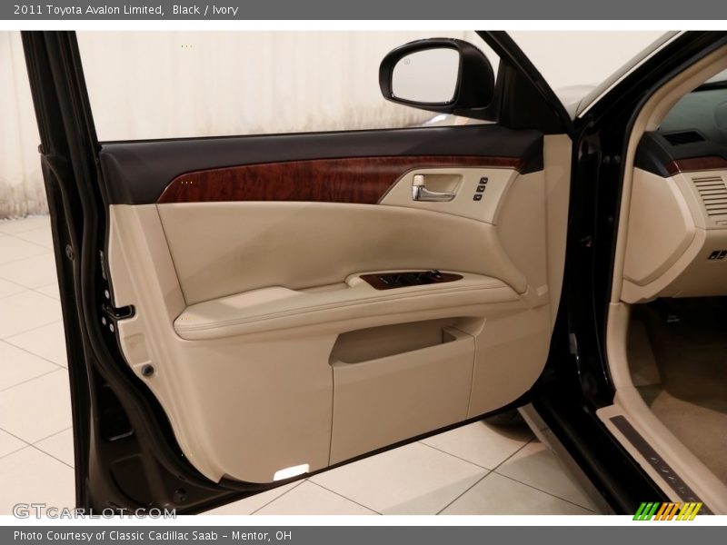 Black / Ivory 2011 Toyota Avalon Limited