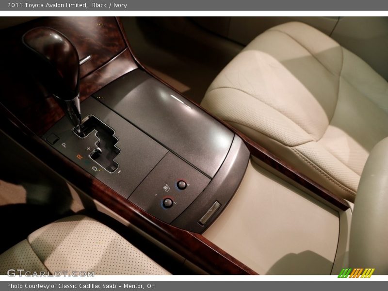 Black / Ivory 2011 Toyota Avalon Limited