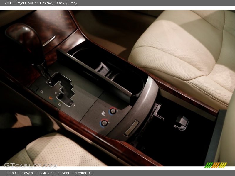Black / Ivory 2011 Toyota Avalon Limited