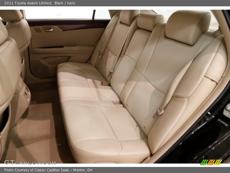 Black / Ivory 2011 Toyota Avalon Limited