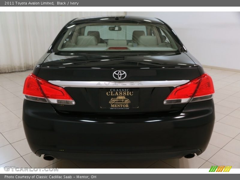 Black / Ivory 2011 Toyota Avalon Limited