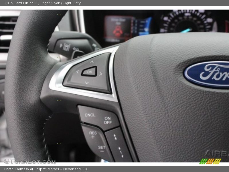  2019 Fusion SE Steering Wheel