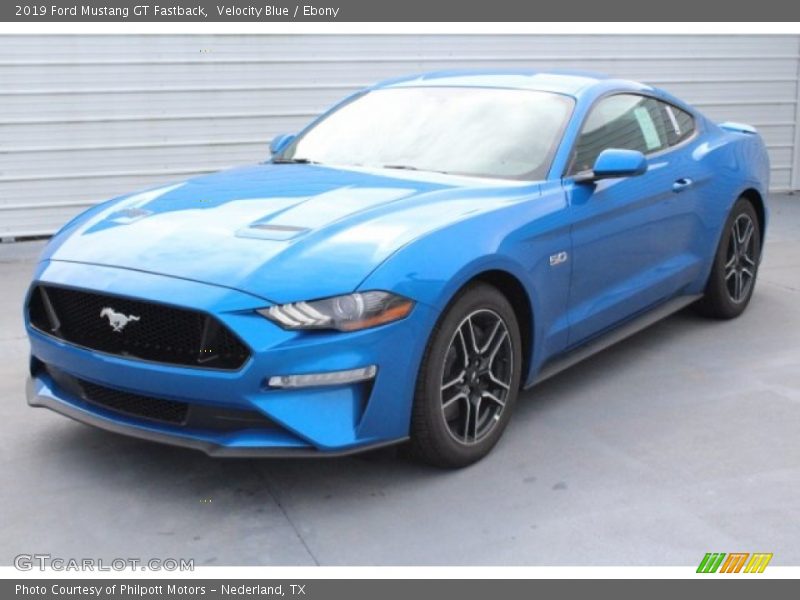 Front 3/4 View of 2019 Mustang GT Fastback