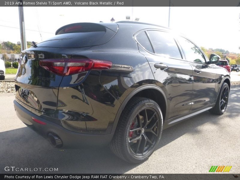 Volcano Black Metallic / Red 2019 Alfa Romeo Stelvio Ti Sport AWD