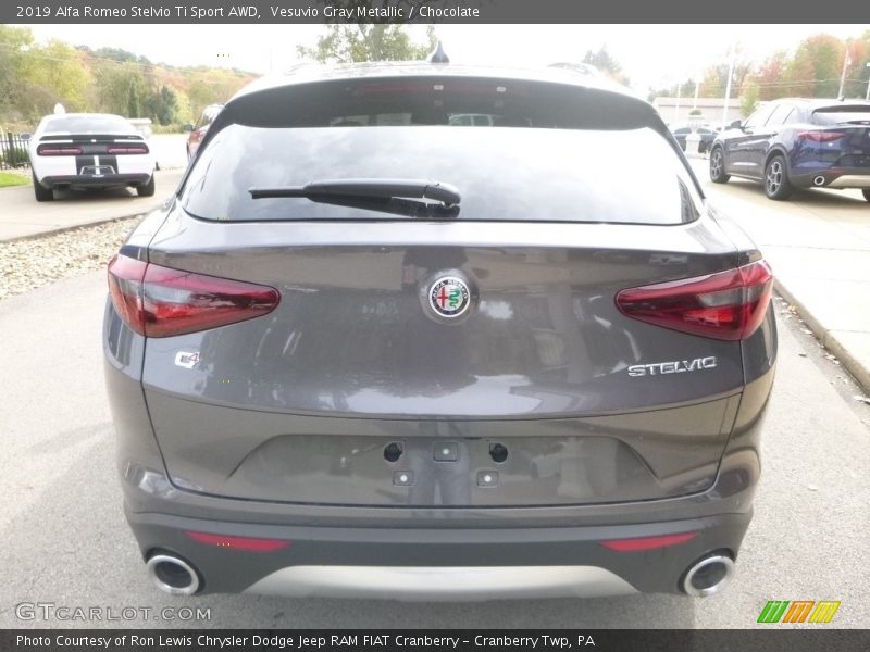 Vesuvio Gray Metallic / Chocolate 2019 Alfa Romeo Stelvio Ti Sport AWD