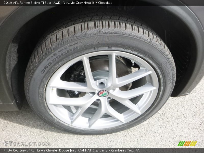 Vesuvio Gray Metallic / Chocolate 2019 Alfa Romeo Stelvio Ti Sport AWD