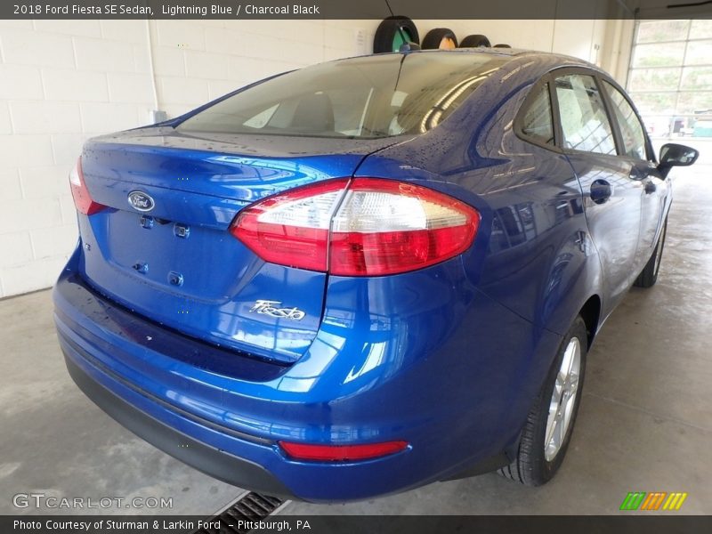 Lightning Blue / Charcoal Black 2018 Ford Fiesta SE Sedan