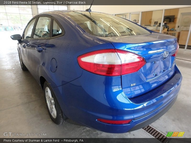 Lightning Blue / Charcoal Black 2018 Ford Fiesta SE Sedan