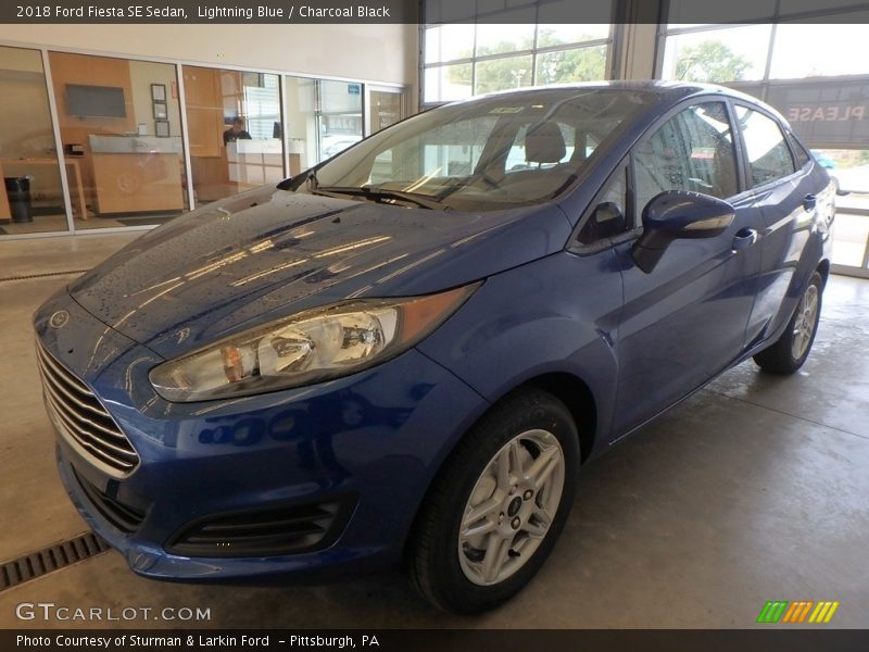 Lightning Blue / Charcoal Black 2018 Ford Fiesta SE Sedan