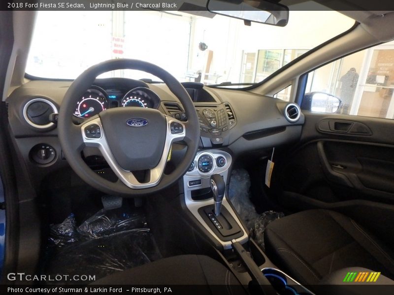 Lightning Blue / Charcoal Black 2018 Ford Fiesta SE Sedan
