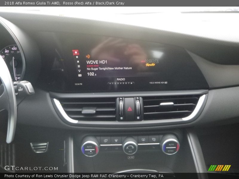 Rosso (Red) Alfa / Black/Dark Gray 2018 Alfa Romeo Giulia Ti AWD