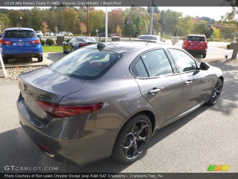 Vesuvio Gray Metallic / Black/Red 2018 Alfa Romeo Giulia Ti AWD