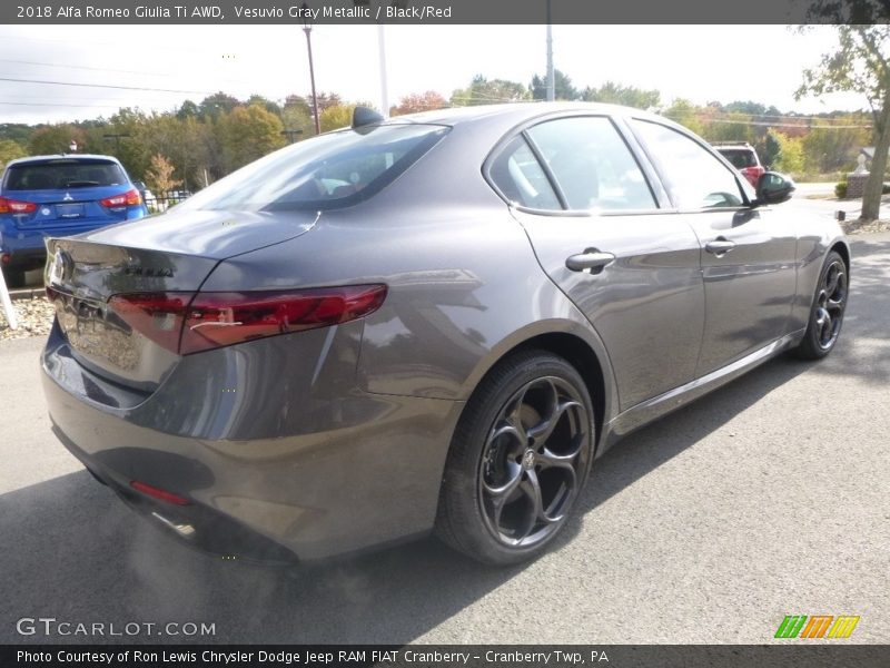 Vesuvio Gray Metallic / Black/Red 2018 Alfa Romeo Giulia Ti AWD