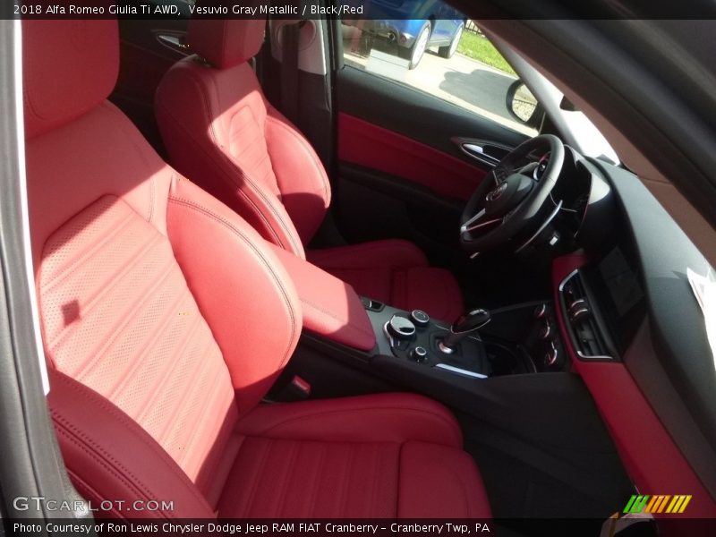 Vesuvio Gray Metallic / Black/Red 2018 Alfa Romeo Giulia Ti AWD