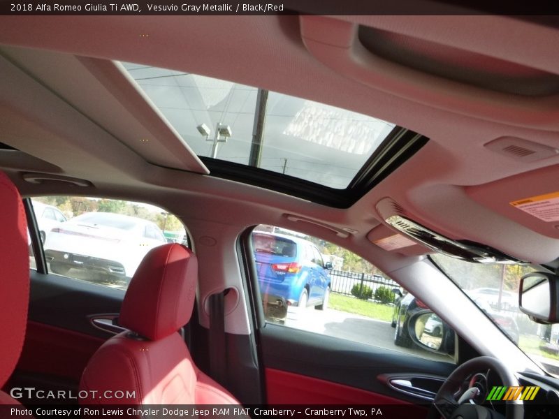Vesuvio Gray Metallic / Black/Red 2018 Alfa Romeo Giulia Ti AWD