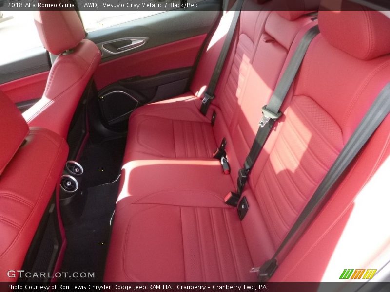 Vesuvio Gray Metallic / Black/Red 2018 Alfa Romeo Giulia Ti AWD