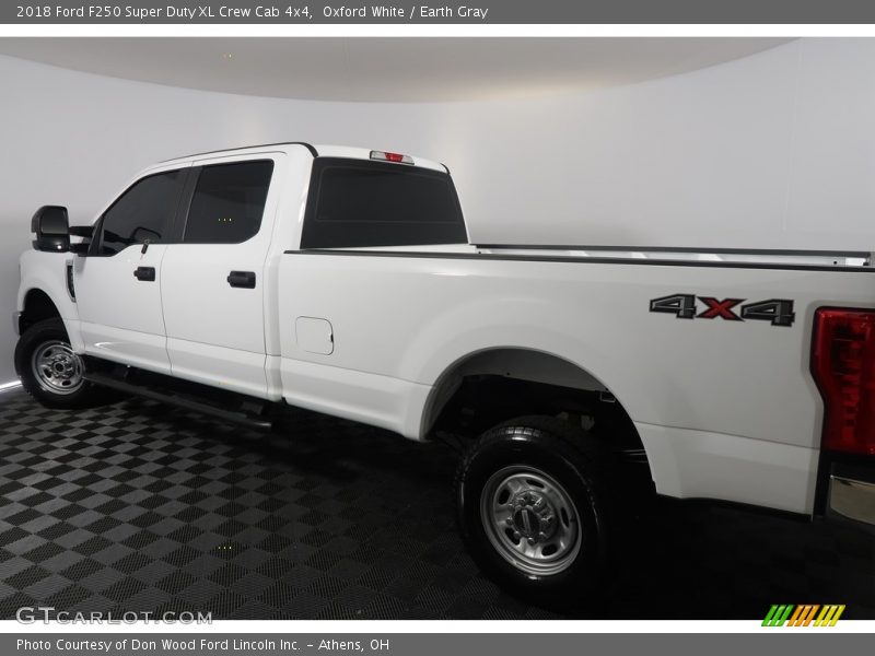Oxford White / Earth Gray 2018 Ford F250 Super Duty XL Crew Cab 4x4