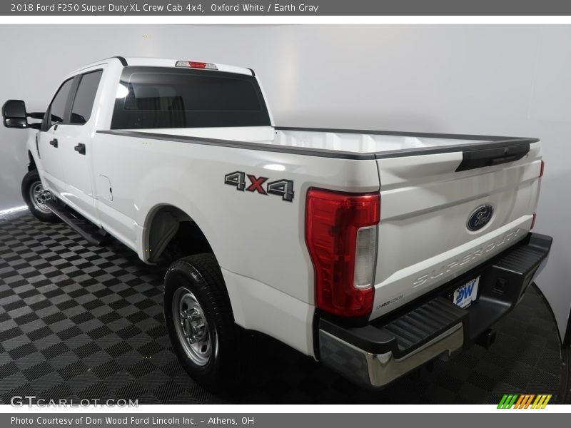 Oxford White / Earth Gray 2018 Ford F250 Super Duty XL Crew Cab 4x4