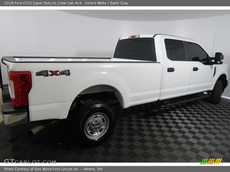 Oxford White / Earth Gray 2018 Ford F250 Super Duty XL Crew Cab 4x4