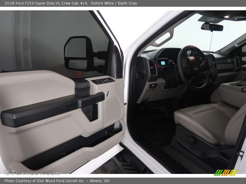 Oxford White / Earth Gray 2018 Ford F250 Super Duty XL Crew Cab 4x4