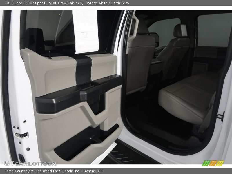 Oxford White / Earth Gray 2018 Ford F250 Super Duty XL Crew Cab 4x4