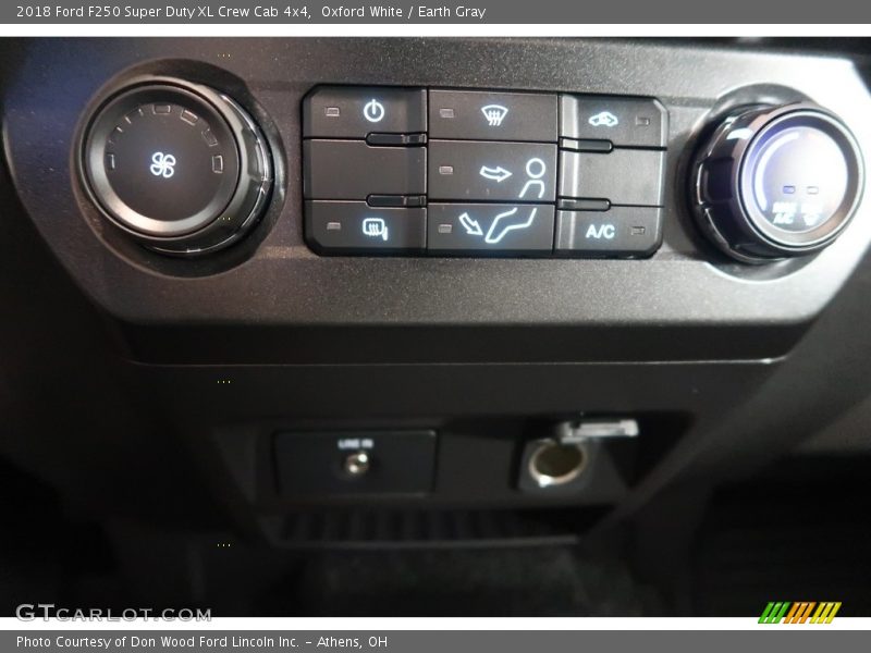 Oxford White / Earth Gray 2018 Ford F250 Super Duty XL Crew Cab 4x4