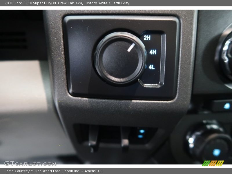 Oxford White / Earth Gray 2018 Ford F250 Super Duty XL Crew Cab 4x4
