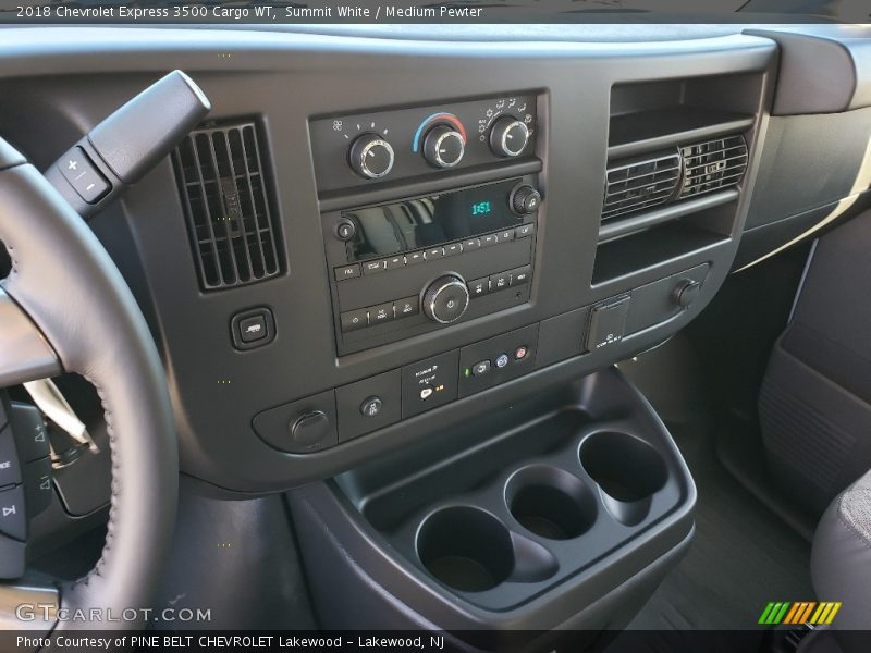 Summit White / Medium Pewter 2018 Chevrolet Express 3500 Cargo WT