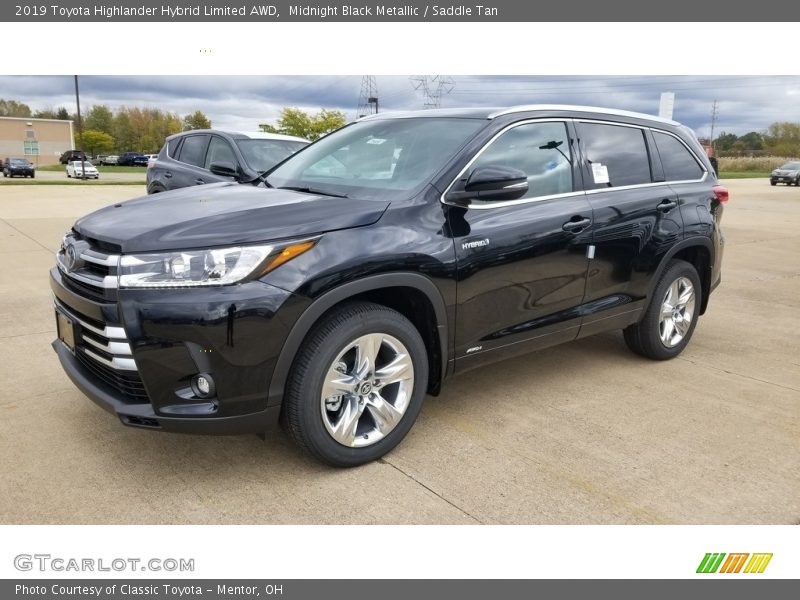 Front 3/4 View of 2019 Highlander Hybrid Limited AWD