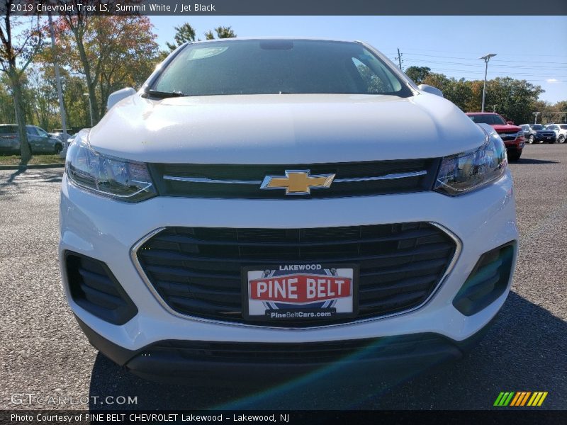 Summit White / Jet Black 2019 Chevrolet Trax LS