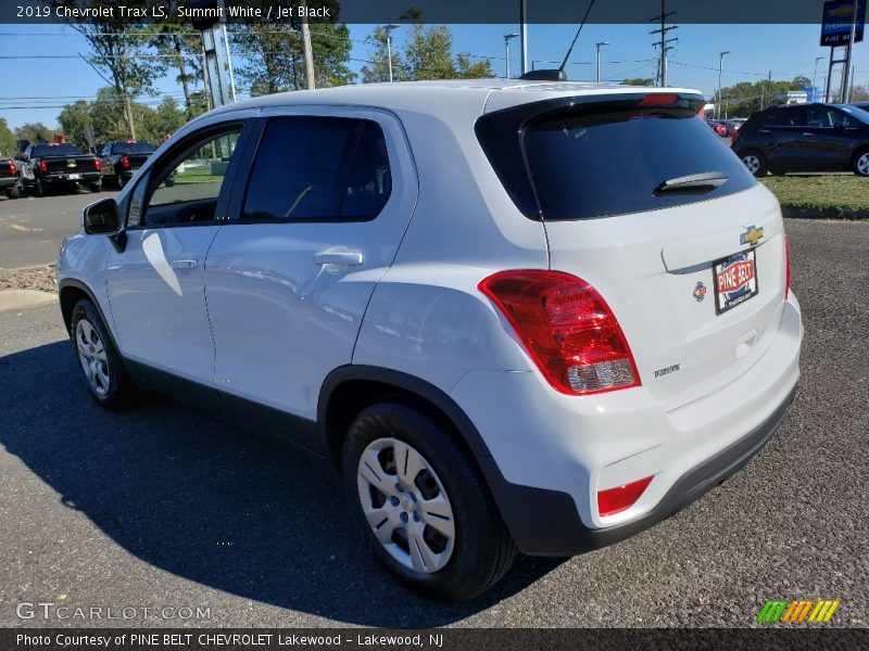 Summit White / Jet Black 2019 Chevrolet Trax LS