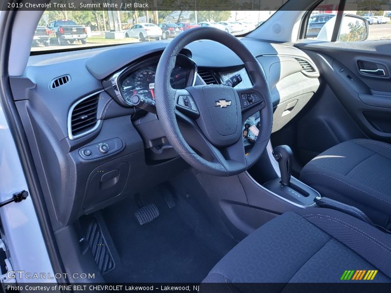 Summit White / Jet Black 2019 Chevrolet Trax LS