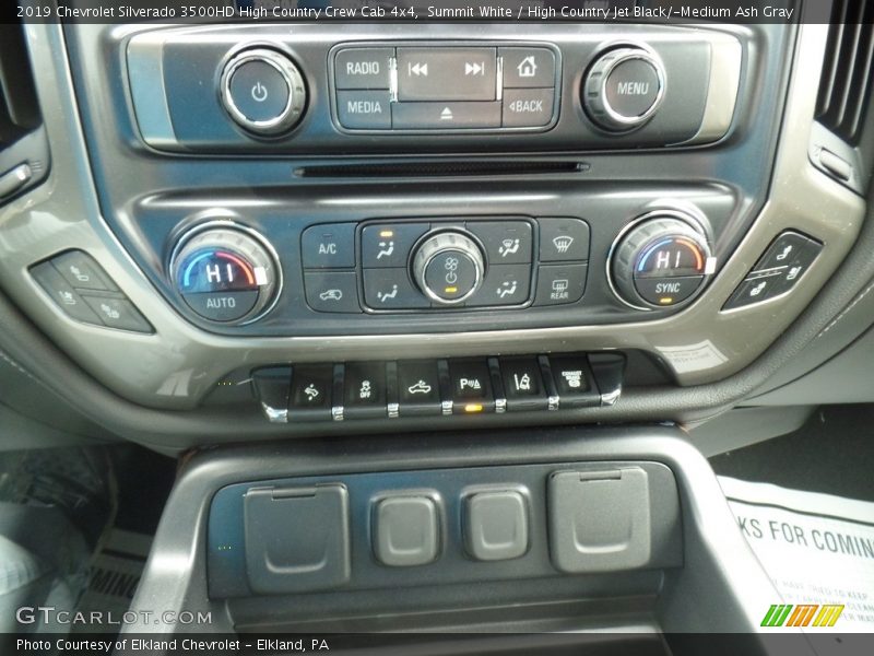 Summit White / High Country Jet Black/­Medium Ash Gray 2019 Chevrolet Silverado 3500HD High Country Crew Cab 4x4
