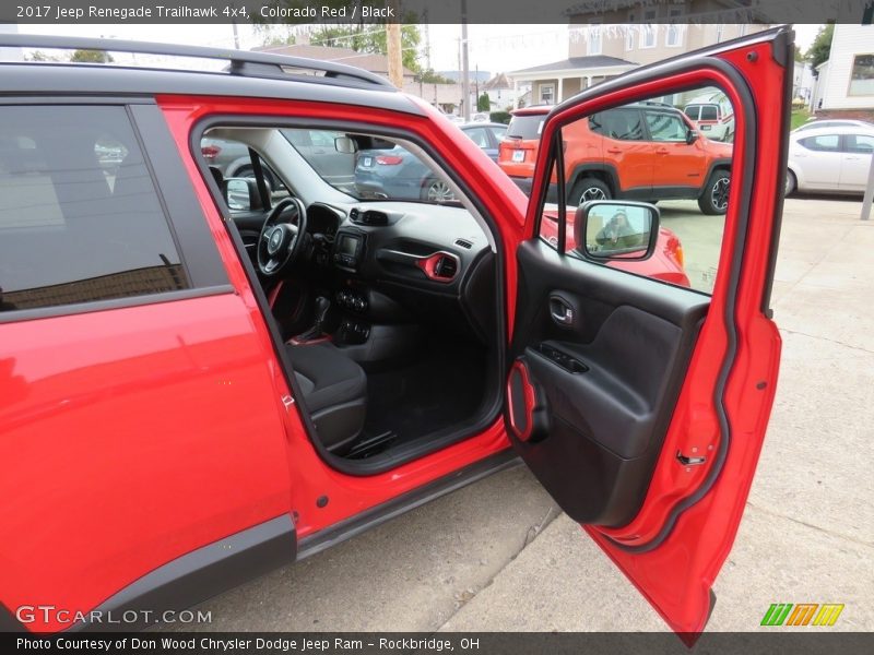 Colorado Red / Black 2017 Jeep Renegade Trailhawk 4x4