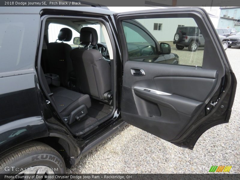 Pitch Black / Black 2018 Dodge Journey SE