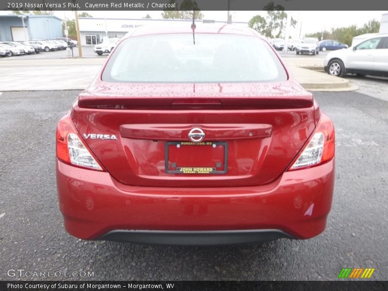 Cayenne Red Metallic / Charcoal 2019 Nissan Versa S Plus