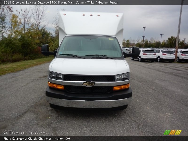 Summit White / Medium Pewter 2018 Chevrolet Express Cutaway 3500 Moving Van