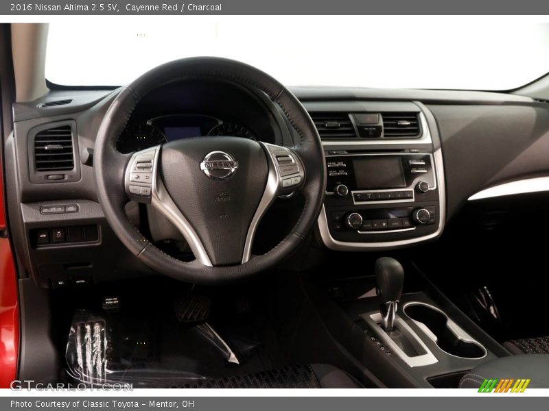Cayenne Red / Charcoal 2016 Nissan Altima 2.5 SV
