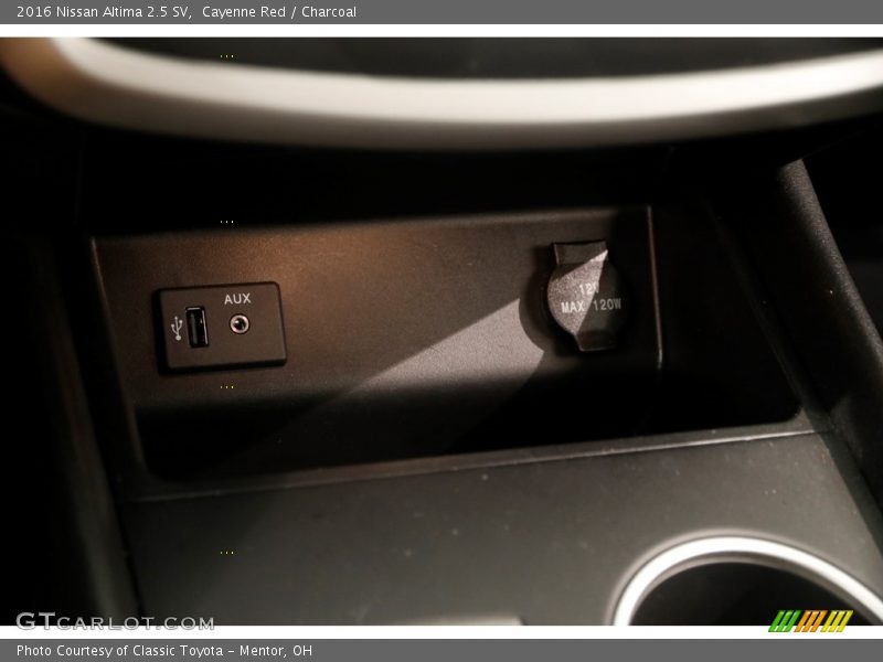 Cayenne Red / Charcoal 2016 Nissan Altima 2.5 SV