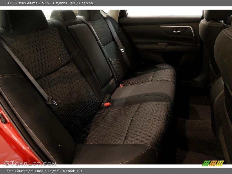 Cayenne Red / Charcoal 2016 Nissan Altima 2.5 SV