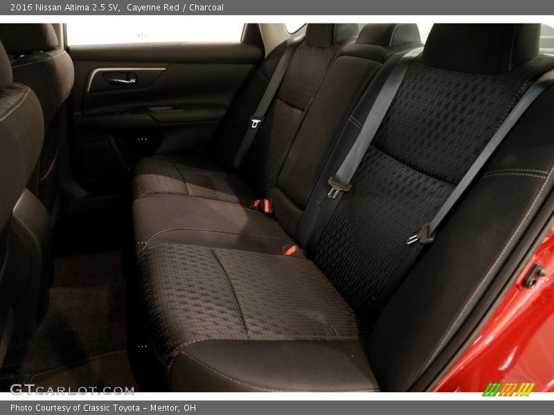 Cayenne Red / Charcoal 2016 Nissan Altima 2.5 SV