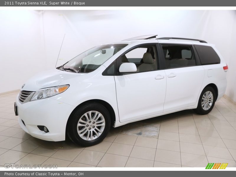 Super White / Bisque 2011 Toyota Sienna XLE