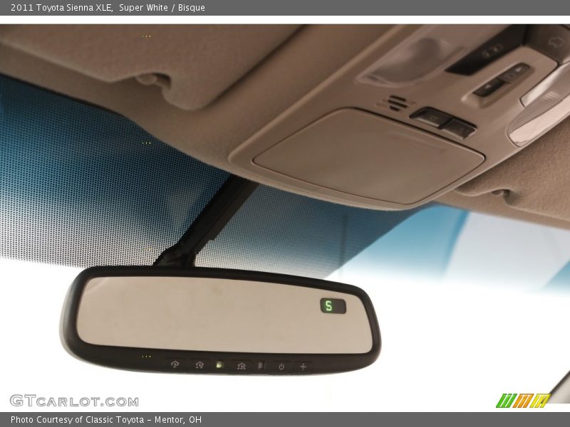 Super White / Bisque 2011 Toyota Sienna XLE