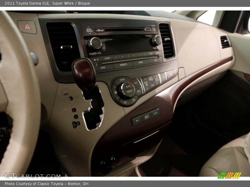 Super White / Bisque 2011 Toyota Sienna XLE