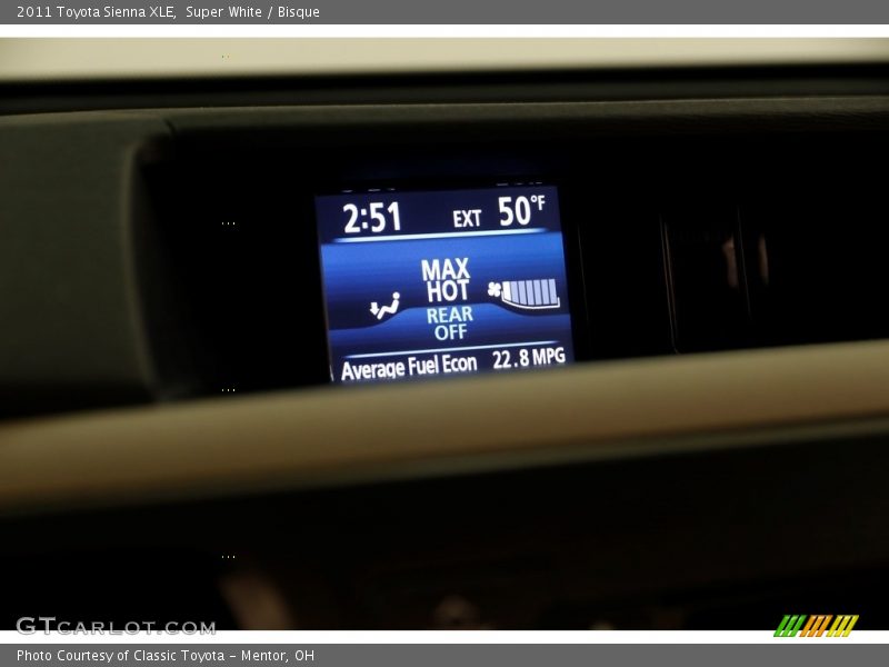 Super White / Bisque 2011 Toyota Sienna XLE