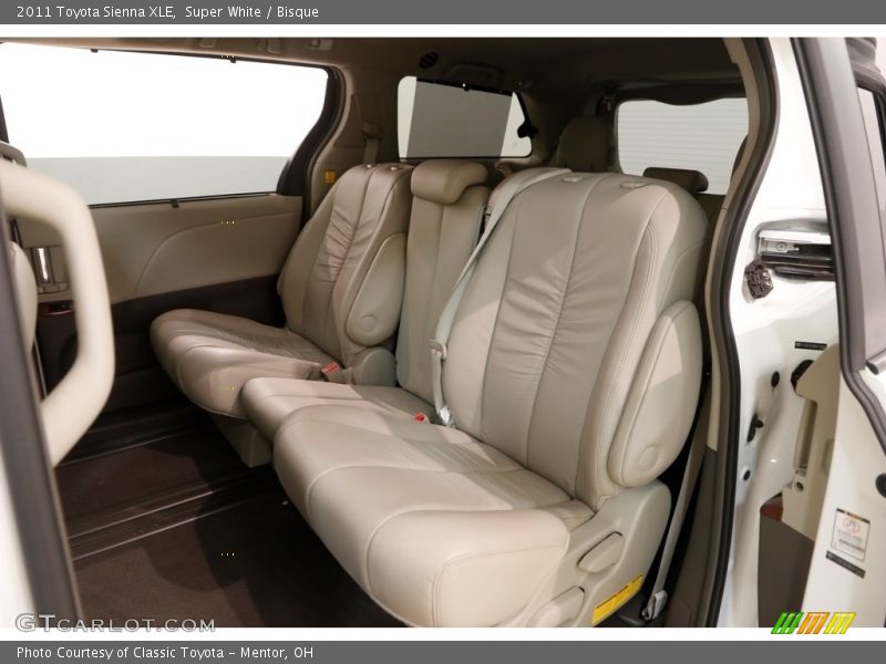 Super White / Bisque 2011 Toyota Sienna XLE