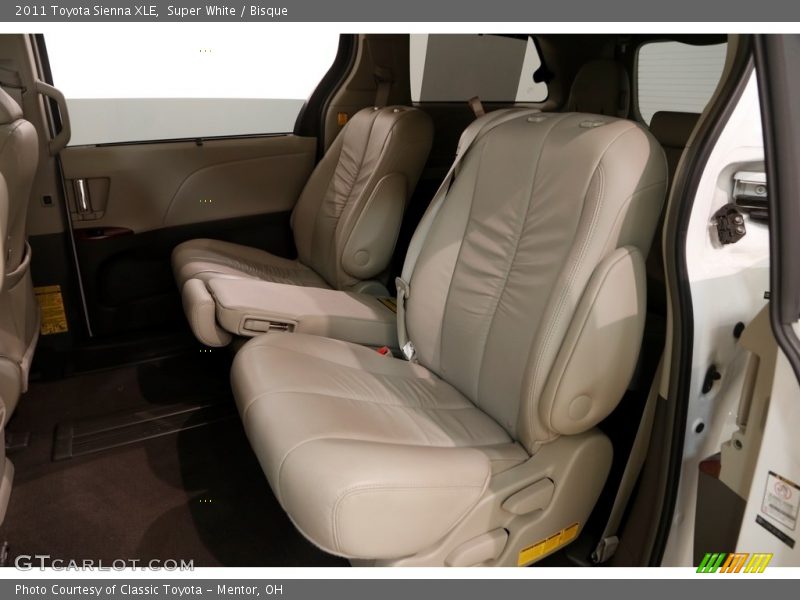Super White / Bisque 2011 Toyota Sienna XLE