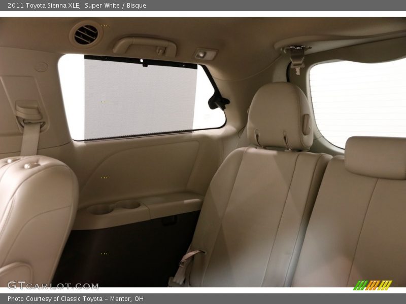 Super White / Bisque 2011 Toyota Sienna XLE
