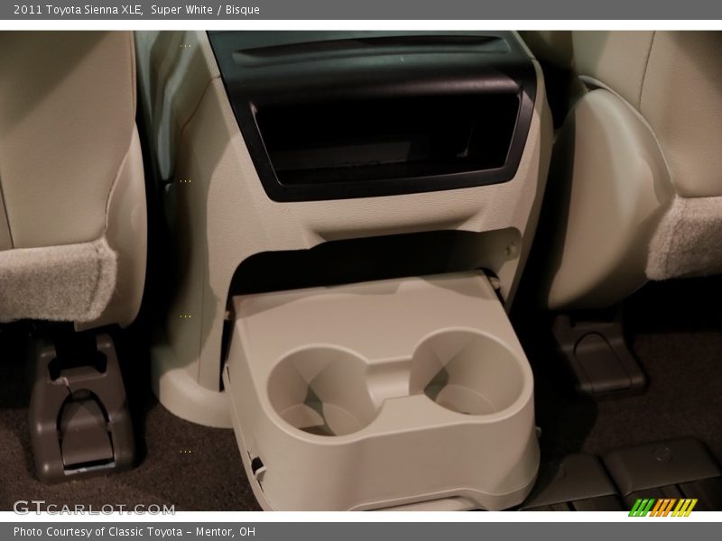 Super White / Bisque 2011 Toyota Sienna XLE