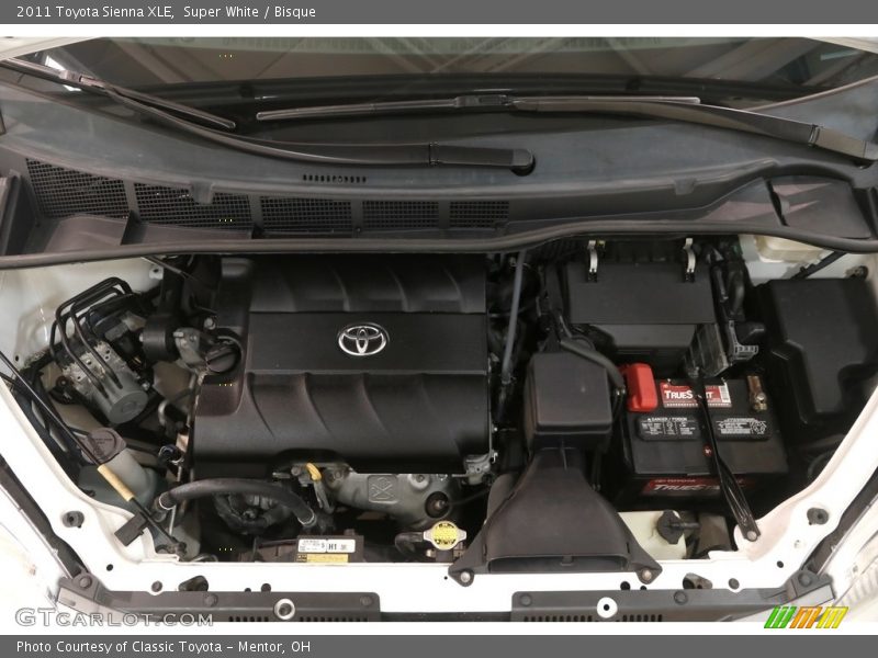 Super White / Bisque 2011 Toyota Sienna XLE